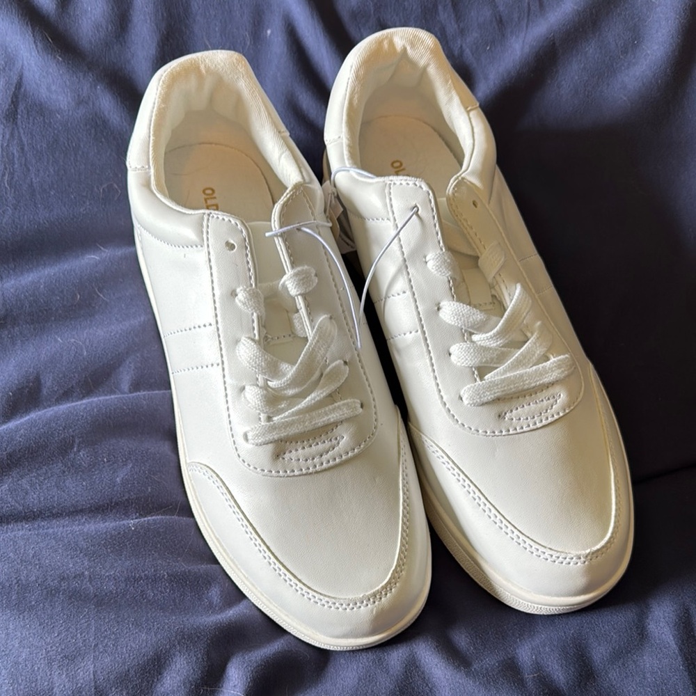 Classic white Sneakers